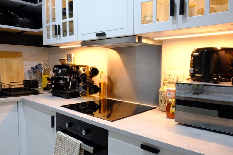 Large, bright and fully furnished double room