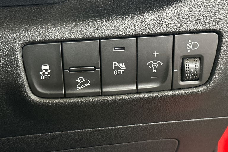 2022 Hyundai KONA 95760 Hatchback Petrol Manual