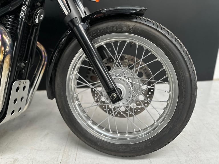 STUNNING LOW MILEAGE 2015/15 TRIUMPH THRUXTON MOTORCYCLE 