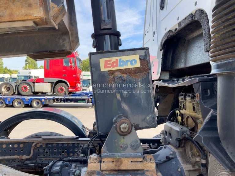 2017 (17) MERCEDES-BENZ AROCS 3240K TIPPER