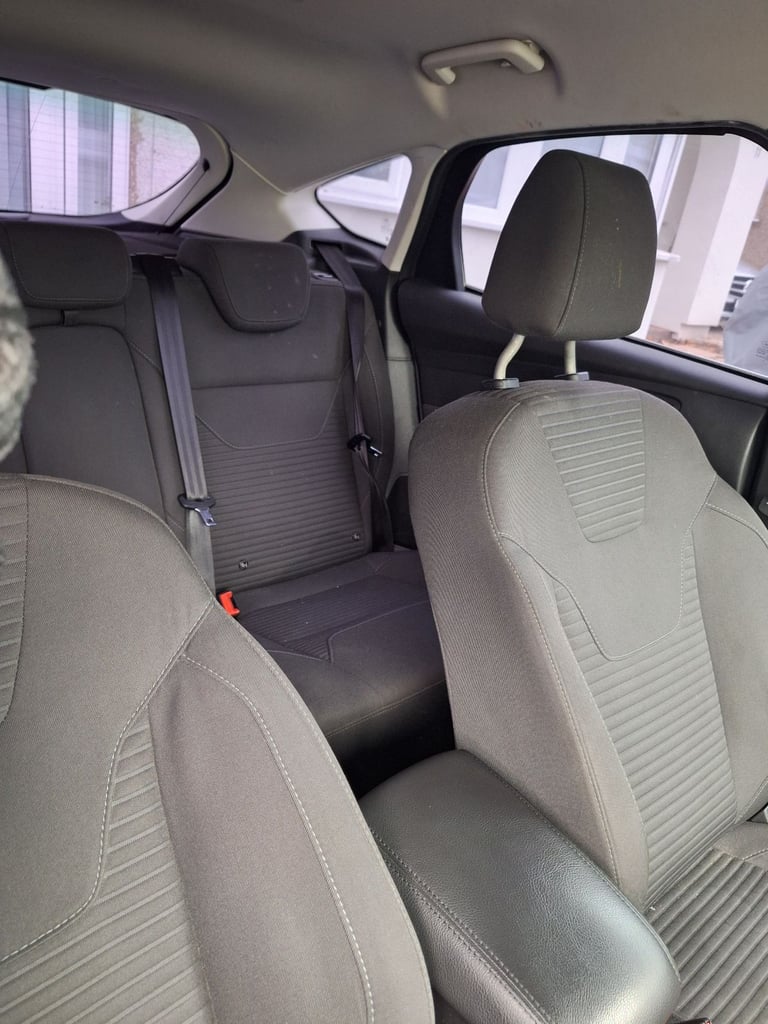 Ford, FOCUS, Hatchback, 2015, Manual, 999 (cc), 5 doors
