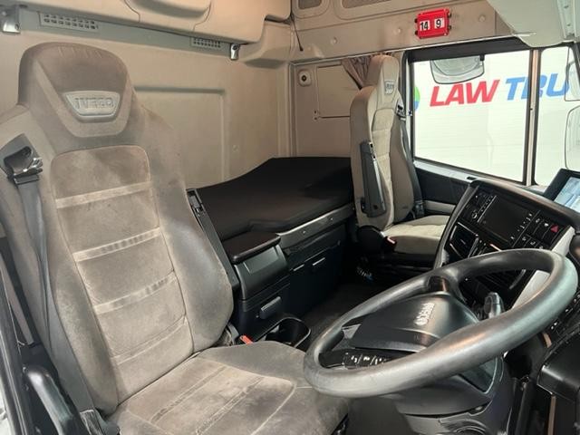 Iveco Stralis Hi-Way 460 6x2 Midlift Tractor Unit 
