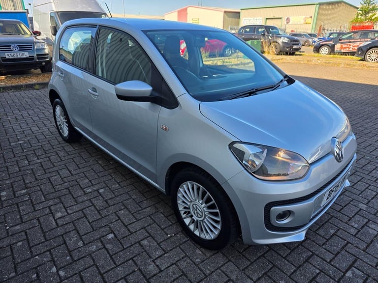 VOLKSWAGEN UP 1.0 High up! 2015