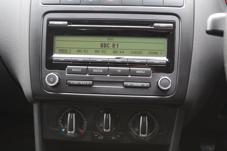 VOLKSWAGEN POLO 1.4 SE 2010