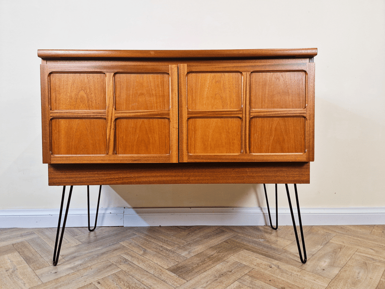 Nathan Parker Knoll Vintage Mid Century Medium Teak Danish Design Compact Sideboard Cabinet BL692