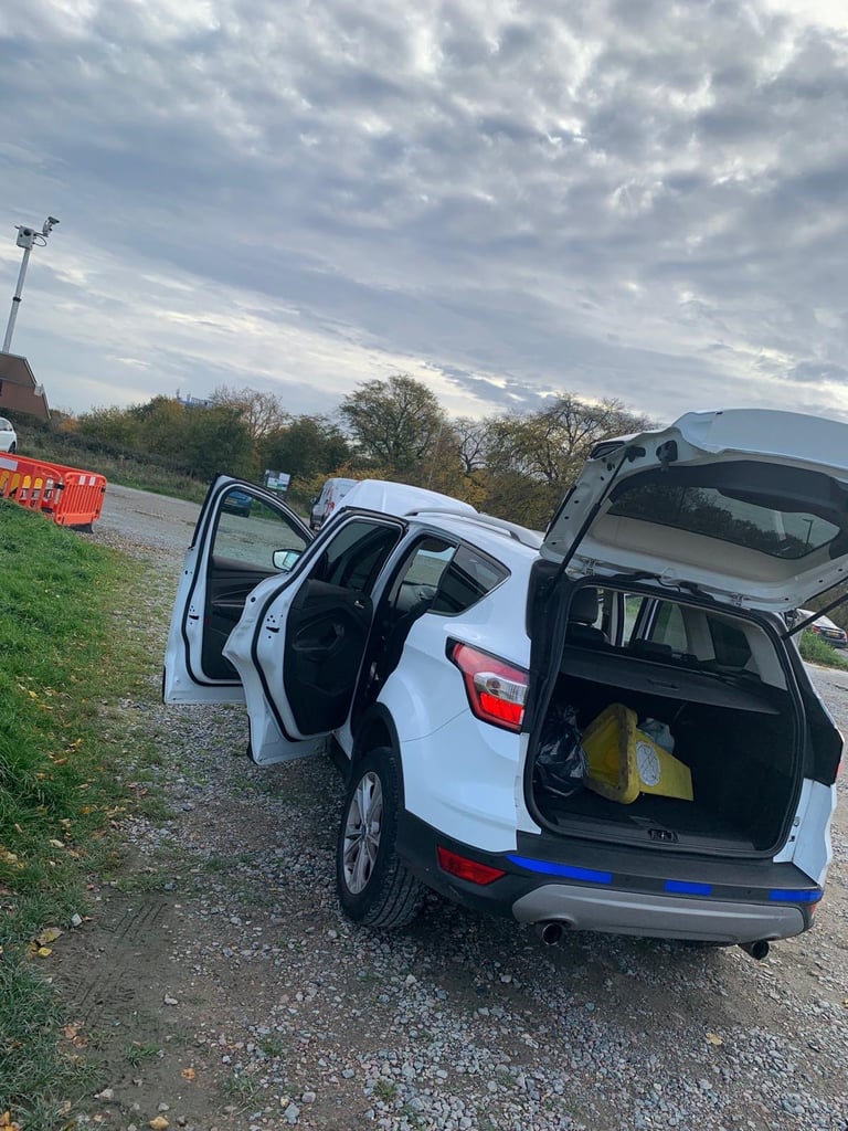 Ford, KUGA, Hatchback, 2017, Semi-Auto, 1498 (cc), 5 doors