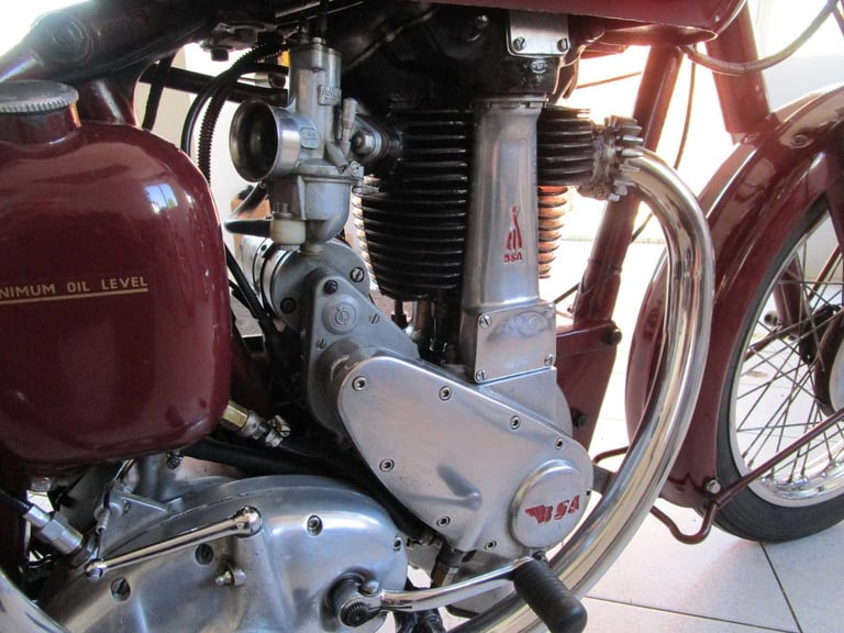 BSA B31 350 CC CLASSIC MOTORCYCLE