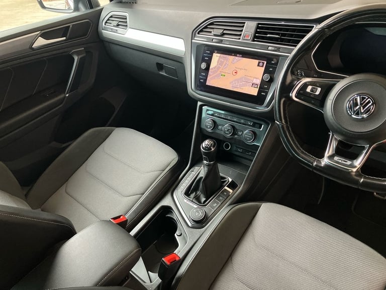 2017 Volkswagen Tiguan 2.0 TDi 150 4Motion R-Line 5dr SUV DIESEL Manual