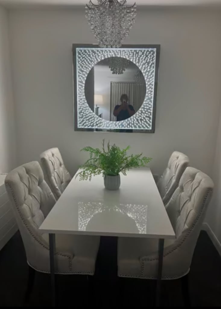 4x Dining chairs for charity 