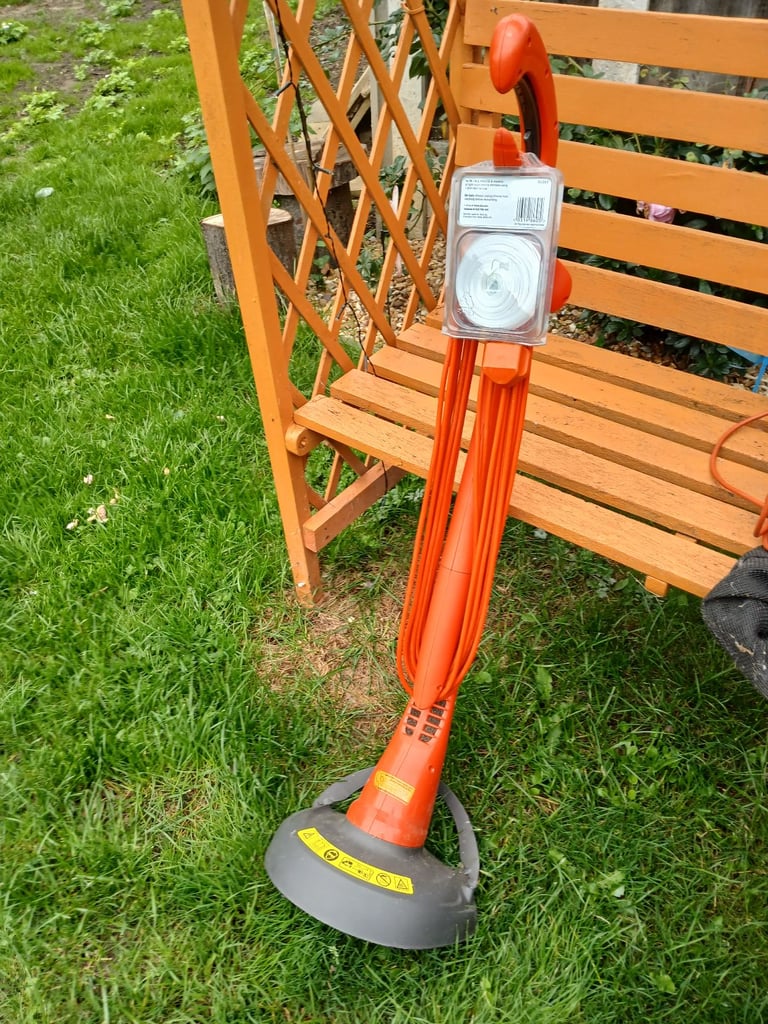 Hedge strimmer