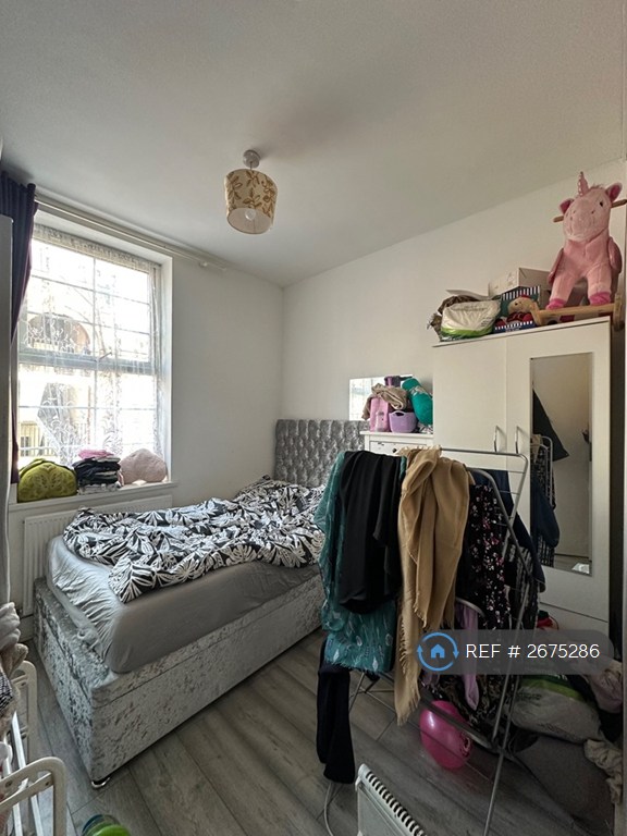 2 bedroom flat in Fordham Street, London, E1 (2 bed) (#2675286)