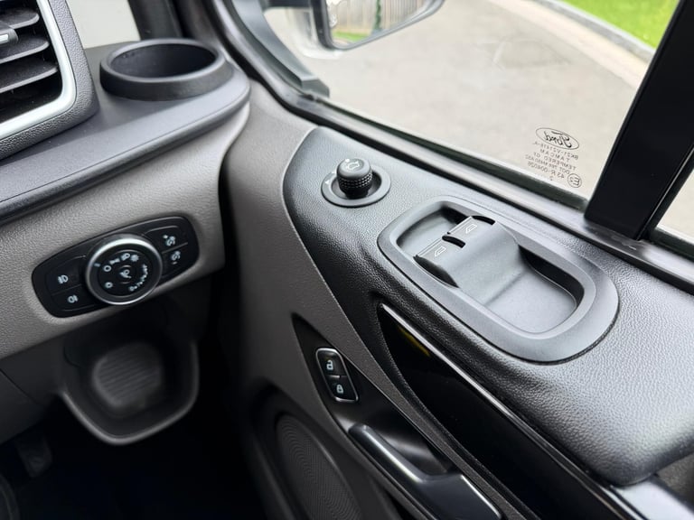 2022/72 FORD TRANSIT CUSTOM LTD RS EDITION 170ps SWB CREW VAN AUTOMATIC "NO VAT"