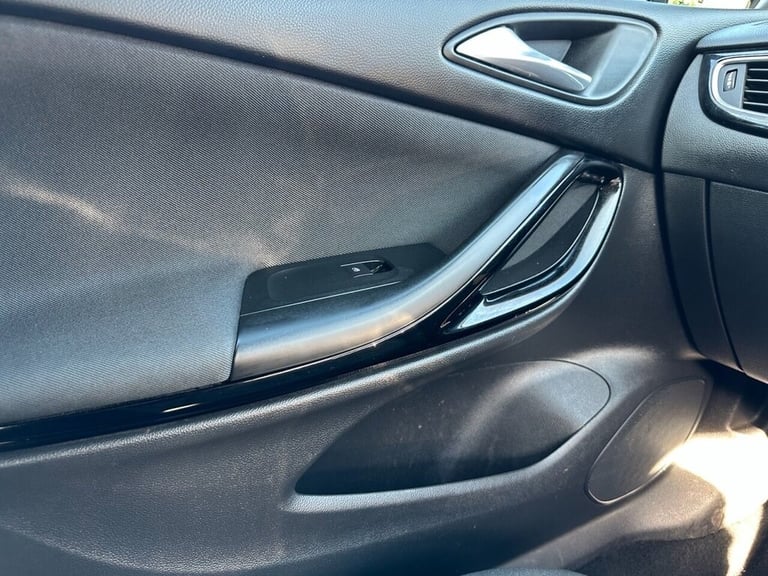 2018 Vauxhall Astra 1.0i Turbo ecoTEC SRi Hatchback 5dr Petrol Manual Euro 6 (s/s) (105 ps) Hatch...