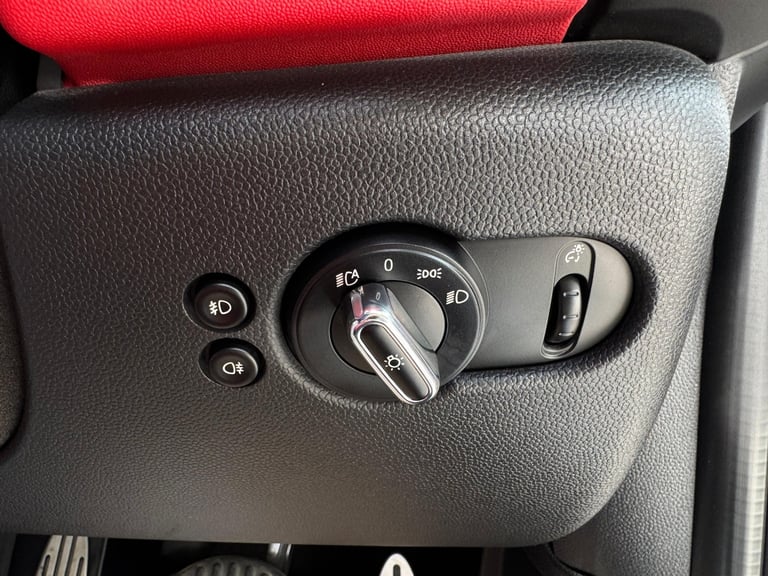 2014 MINI Cooper 2.0 PETROL AUTO Hatchback Petrol Semi Automatic