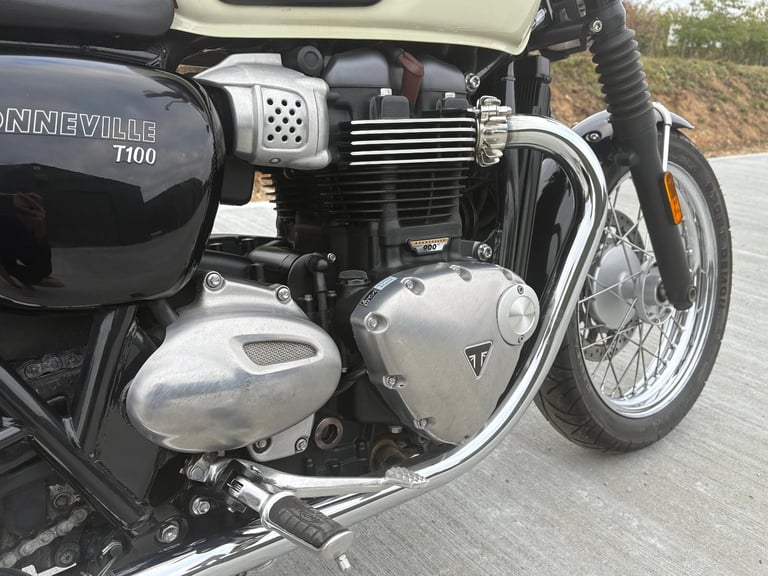 Triumph T100 Bonneville 900cc Bonne T 100