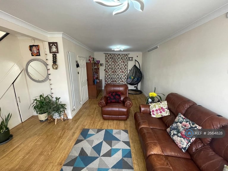 4 bedroom house in Randolph Road, Slough, SL3 (4 bed) (#2664828)