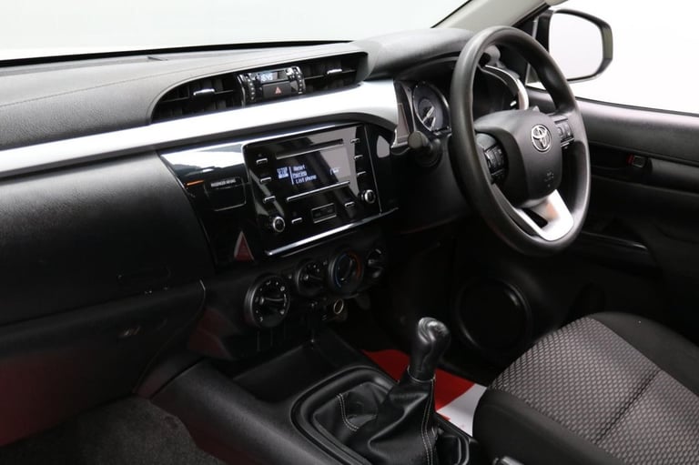 2022 Toyota Hilux 2.4 D-4D Active Pickup Double Cab 4WD 150 BHP Euro 6 ULEZ Free PICKUP Diesel Ma...