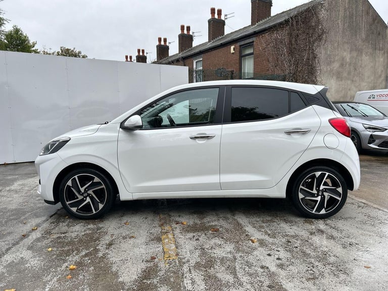 2024 Hyundai i10 1.0 Premium Hatchback 5dr Petrol Auto Euro 6 (s/s) (63 ps) Hatchback PETROL Auto...