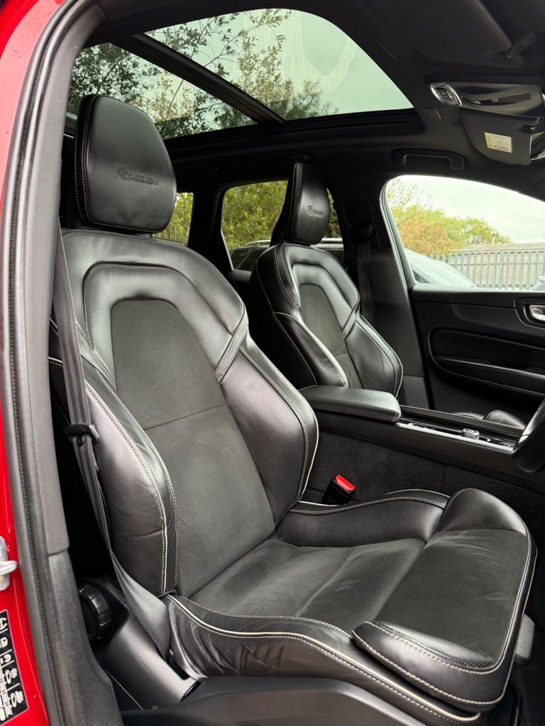 VOLVO XC60 2.0 R-Design T8 Twin Engine AWD 2019