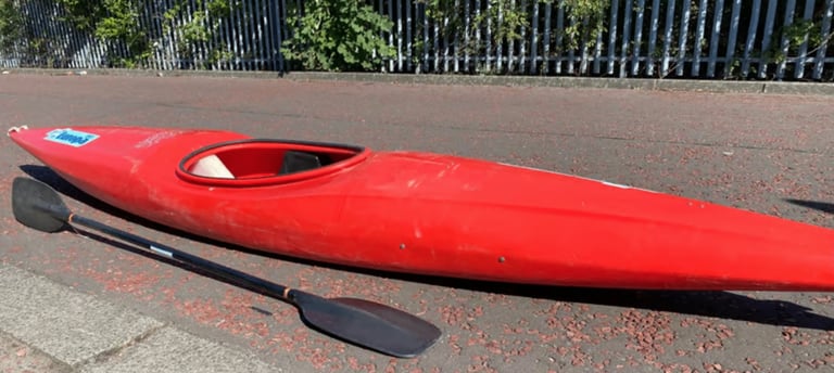 2 Kayaks FREE DELIVERY Canoe Touring Whitewater River Sea Fishing with paddle life vest 