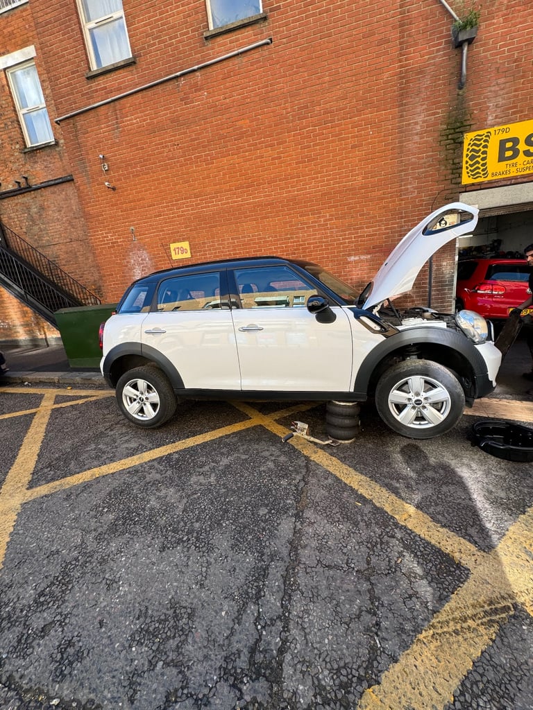 Mini, COUNTRYMAN, Hatchback, 2014, Semi-Auto, 1598 (cc), 5 doors