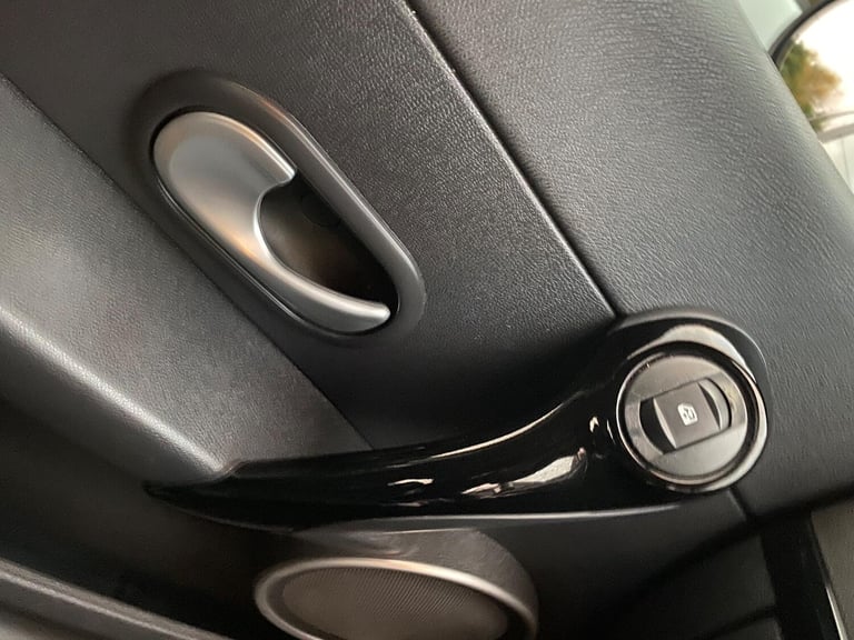 2012 Renault Clio 1.2 Dynamique TomTom Euro 5 5dr HATCHBACK Petrol Manual