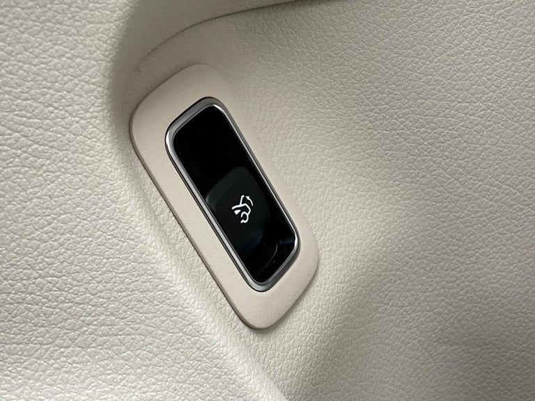  Mercedes-Benz CLA 1.3 CLA200 Sport Executive Edition Coupe 7G-DCT Euro 6 (s/s) 4dr Petrol Automatic
