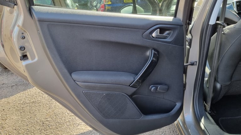 2014 Peugeot 208 1.4 HDi Allure 5dr HATCHBACK Diesel Manual