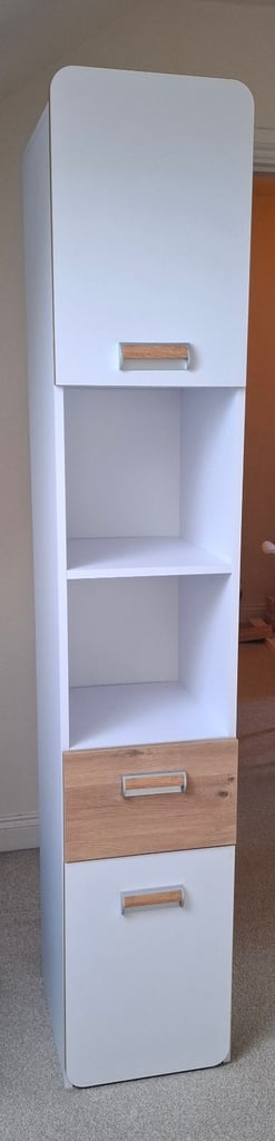 B&Q Lorento L3 Tall Cabinet 