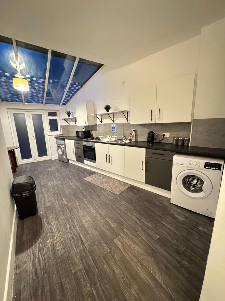 Room in fishponds road 