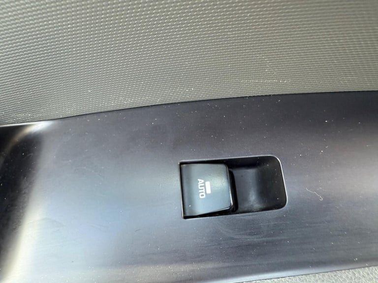 2018 Hyundai IONIQ 1.6 h-GDi Premium DCT Euro 6 (s/s) 5dr HATCHBACK Petrol/Electric Hybrid Automatic