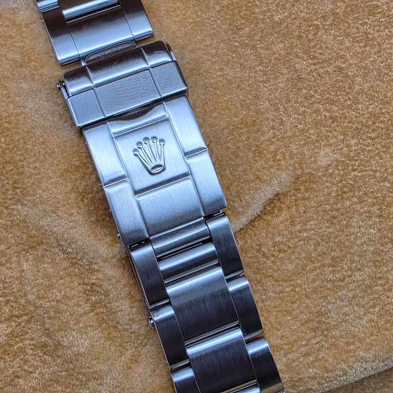 Rolex Explorer II 16570 “Polar” – 2001, Full Set, Excellent Condition, Just Serviced