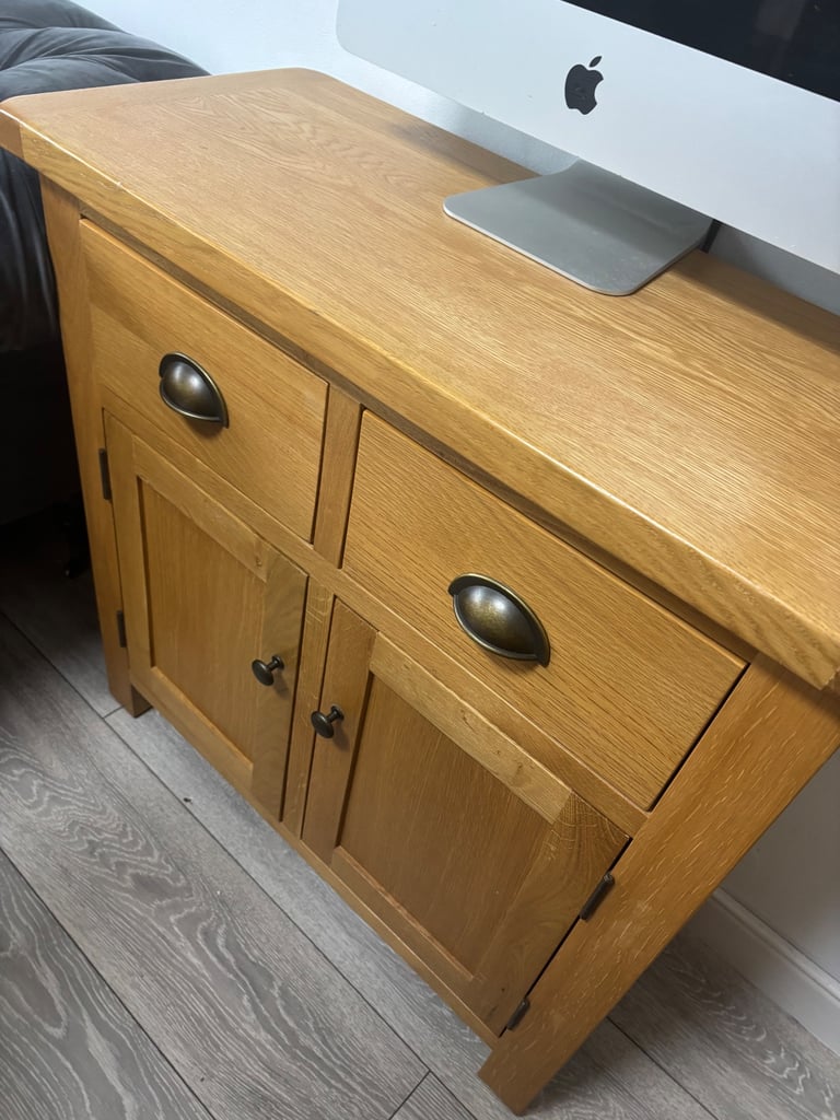 Small wooden cabinet 