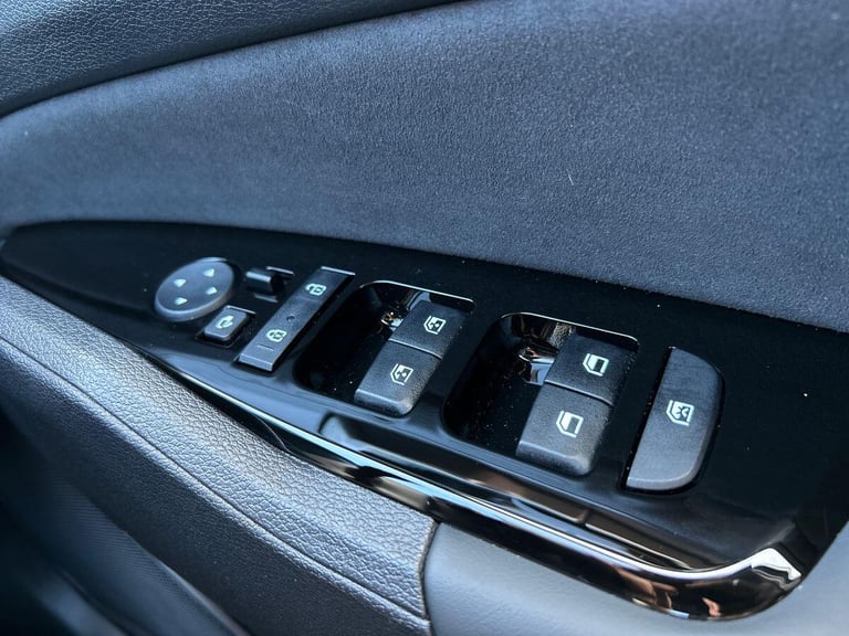 2025 Kia Sportage 1.6 h T-GDi GT-Line SUV 5dr Petrol Hybrid Auto Euro 6 (s/s) (207 bhp) SUV PETRO...