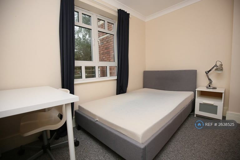 2 bedroom flat in Osbourne House, Coventry, CV1 (2 bed) (#2638525)