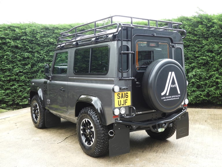 2016/16 LAND ROVER DEFENDER 90 2-2TDCI LIMITED EDITION ADVENTURE S/W IMMACULATE