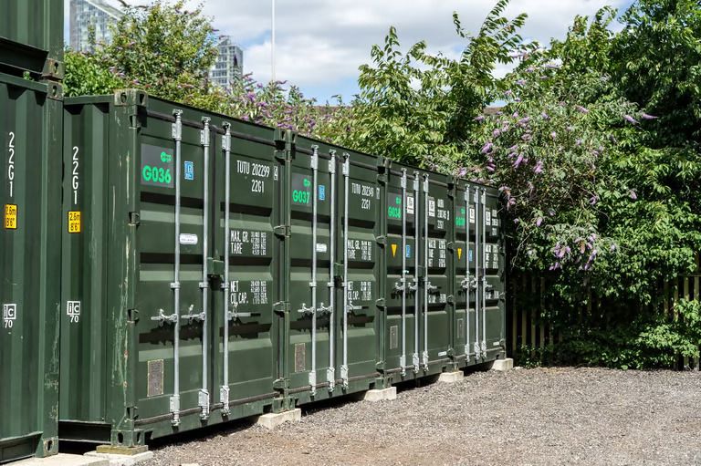 24 hour Self Storage Containers To Rent Basildon Essex (CM13)