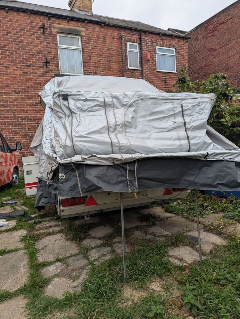 TRAILER TENT 