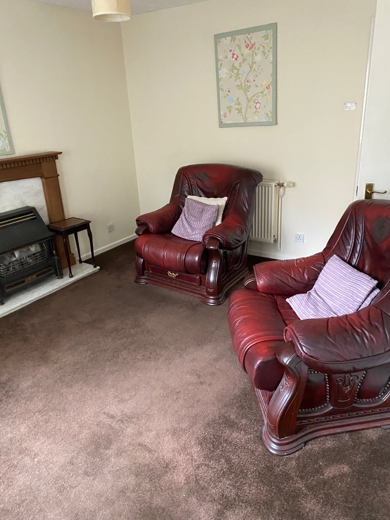 Two bed Semi Quiet Cul de Sac Close to Ashburys Train Station Off Textile Street Manchester 12 
