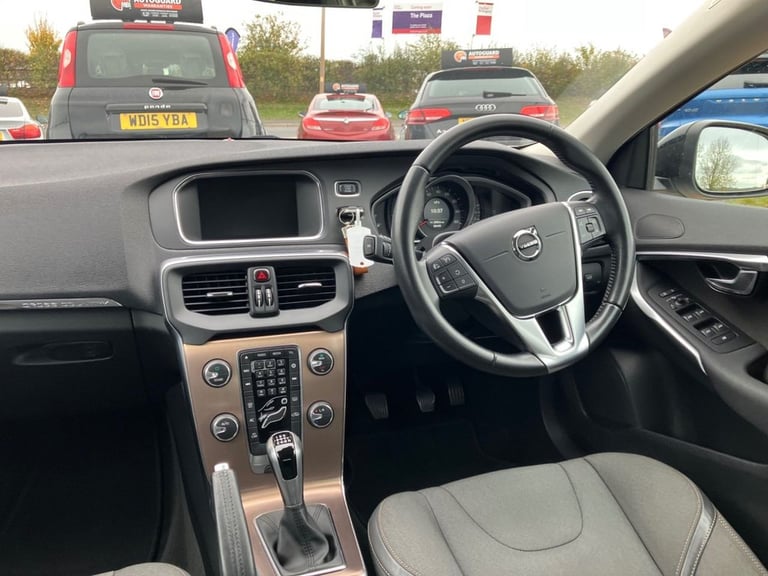 2017 Volvo V40 T3 [152] Cross Country Nav Plus 5dr HATCHBACK PETROL Manual