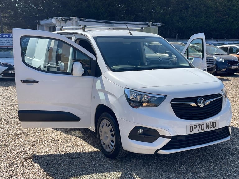 2020 Vauxhall Combo 1.5 Turbo D 2300 Sportive L2 H1 Euro 6 4dr PANEL VAN Diesel Manual
