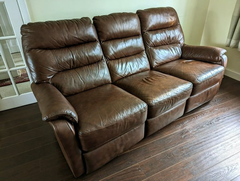 BANK HOLIDAY WEEKEND SPECIAL: THIS ITEM MUST GO!! 3 Seater Leather Recliner Sofa Used - Brown