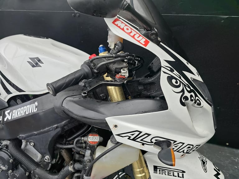 SUZUKI GSXR 600 K4 PROJECT BIKE HPI CLEAR