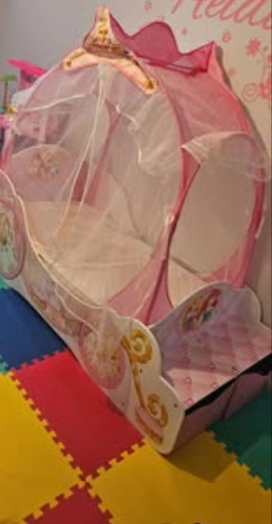 Disney Princess toddler bed with canopy