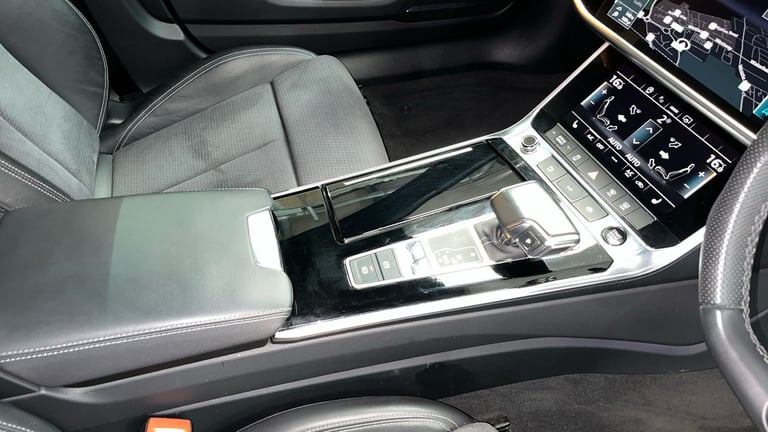 2022 Audi A6 Avant 2.0 TDI 40 Black Edition Estate 5dr Diesel S Tronic quattro Euro 6 (s/s) (2 Es...