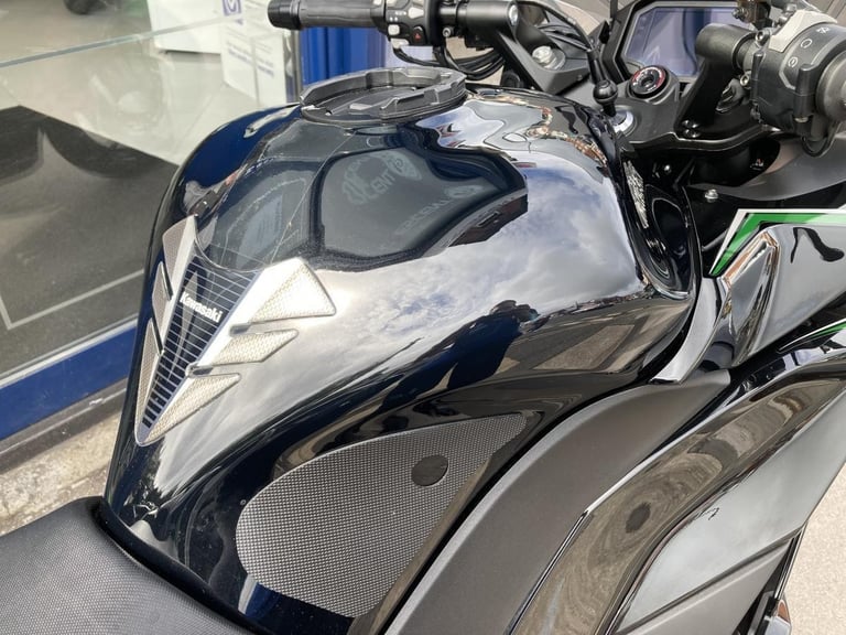 KAWASAKI PERFORMANCE TOURING EDITION - WITH FULL KAWASAKI SERVICE HISTORY 