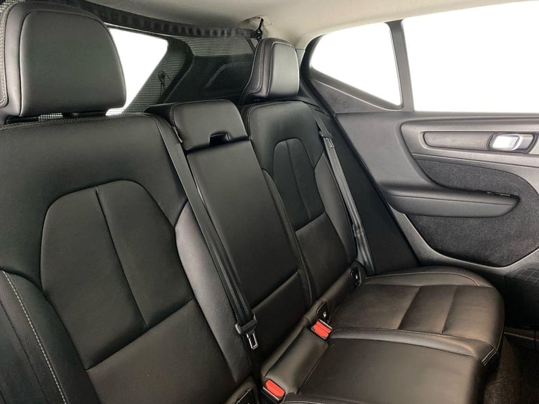 2020 Volvo XC40 2.0 B4P Inscription Pro 5dr Auto Crossover/SUV PETROL Automatic