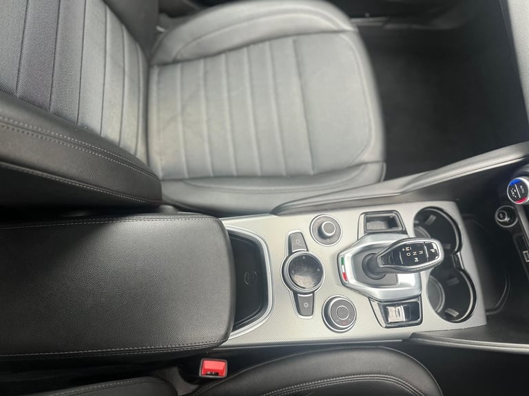 2022 Alfa Romeo Giulia 2.0 TB Sprint 4dr Auto SALOON Petrol Automatic
