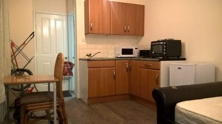 Self Contained Studio Room in Cherry Hinton CB1