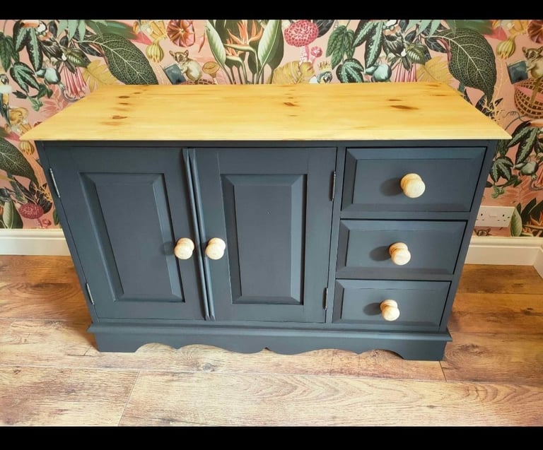 Sideboard / TV Cabinet